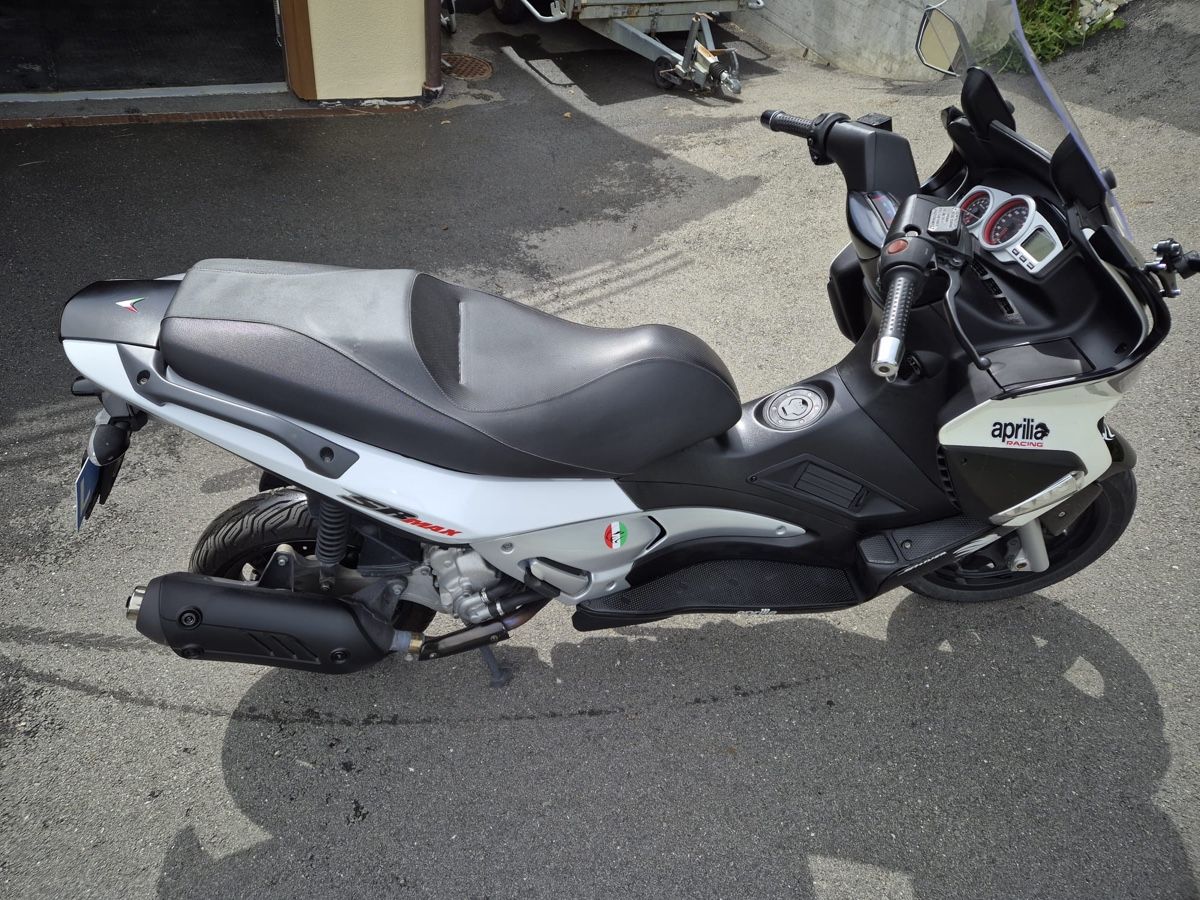 Aprilia Scooters: Aprilia sr max 300 – D'occasion à Savièse par san_6cgg 1