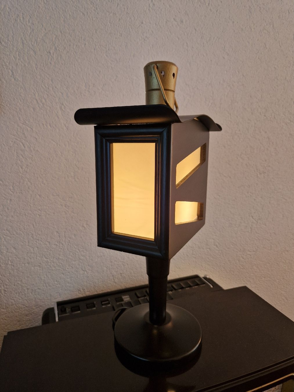 Lampade: Tischleuchte in Form eines Weichensignals – Usato da Einsiedeln venduto da Radiofreund 1