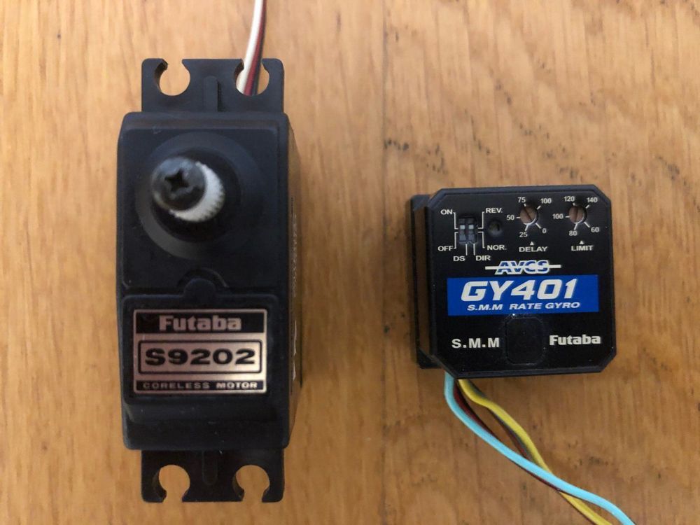 Futaba Kreisel GY401 mit Servo S9202 Comprare su Ricardo