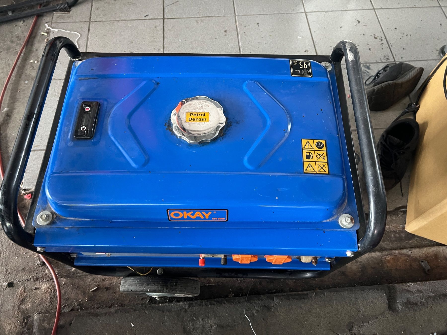 Generatori di corrente: OKAY STG3000 Stromgenerator 3000W mit AVR – Usato da Mellingen venduto da dmi_nps2 1