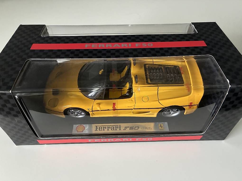 Voitures modèles: 2 Ferrari Shell Collezione  – Neuf avec emballage d'origine à Riva San Vitale par Samantha78 3