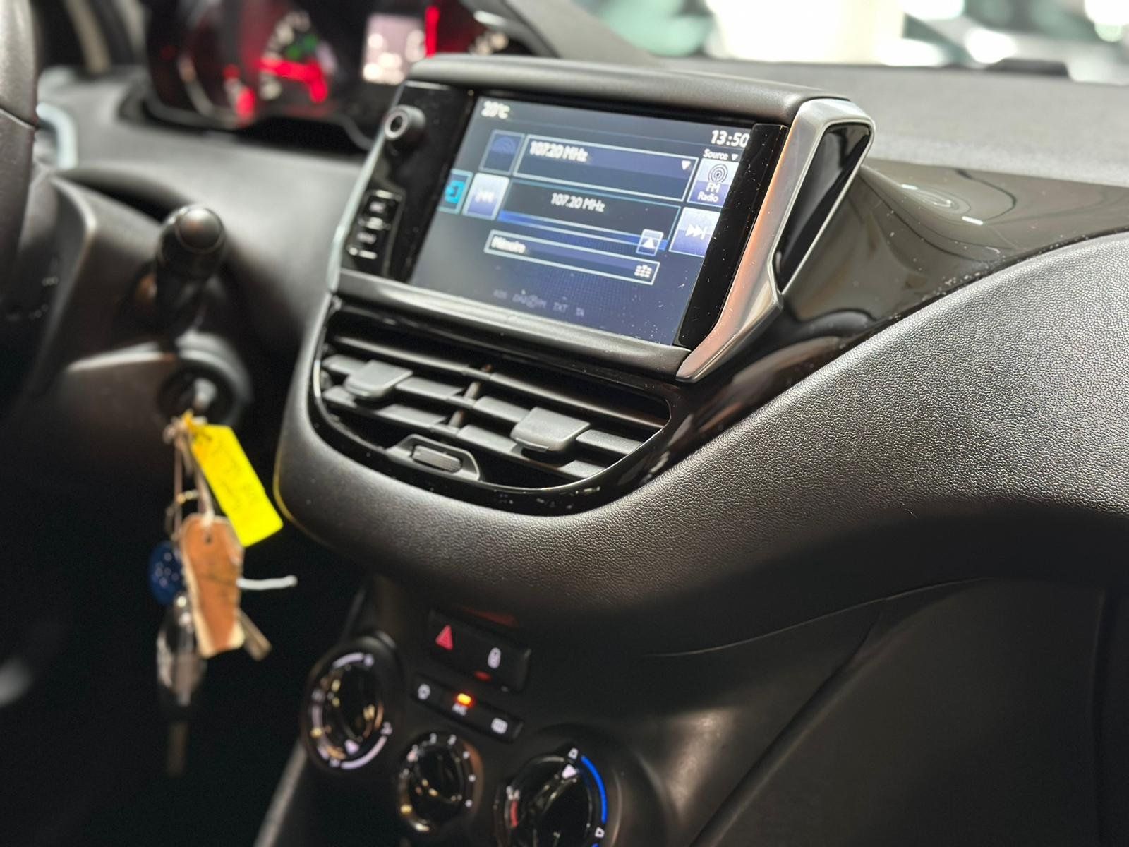 Peugeot Autos: PEUGEOT 208 1.2 VTI Access – D'occasion à Aclens par sobacopeludo 4