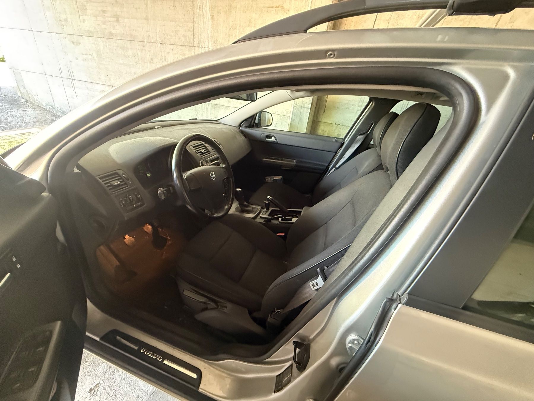 Volvo Automobili: Volvo V50 Drive Break gris métal 2011 – Usato da Chexbres venduto da rochecolombe 5