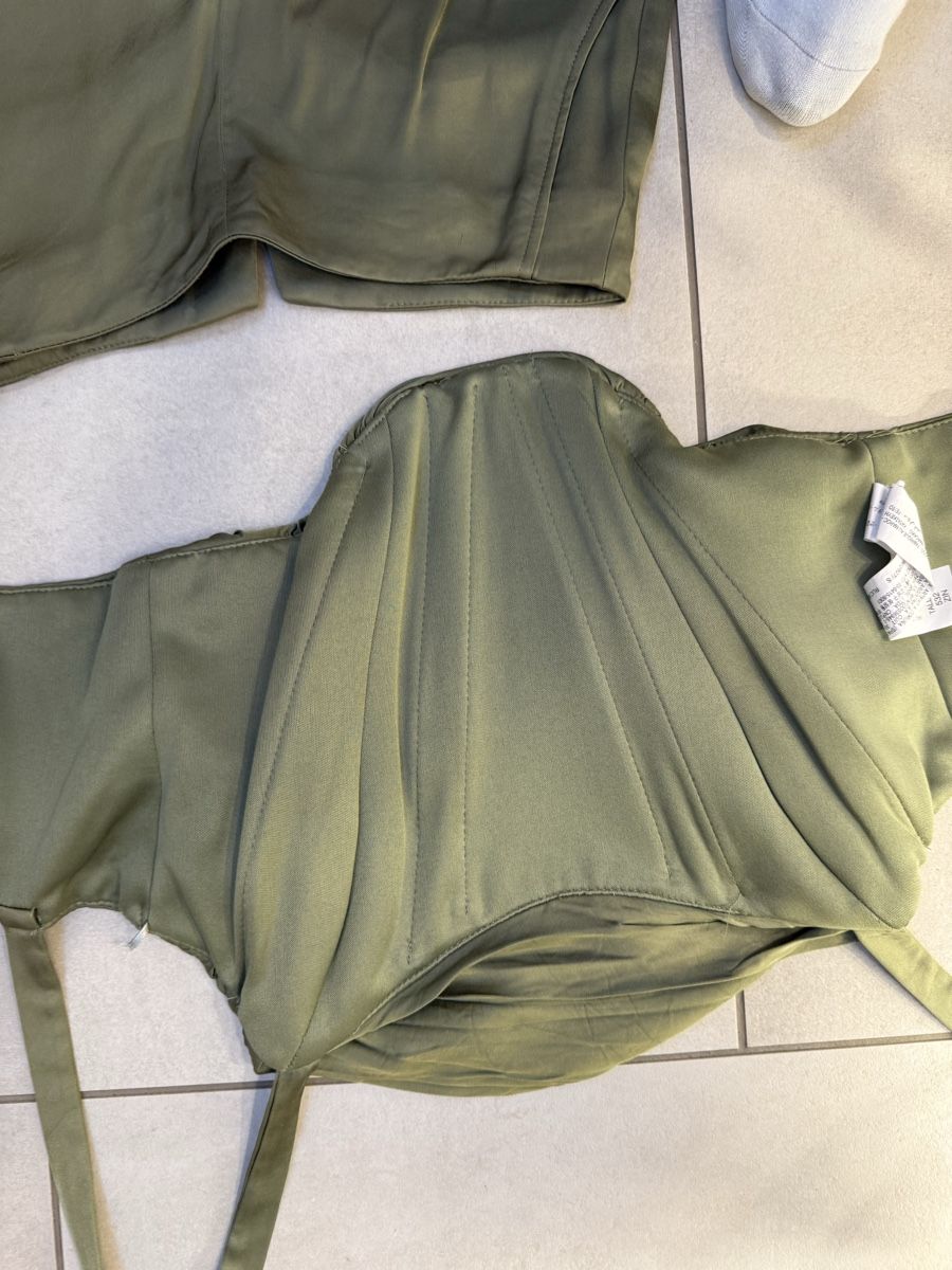 Zara Completi & Tailleur: Zara Oliv Set – Nuovo (secondo la descrizione) da Vaduz venduto da GiuliaSu 2
