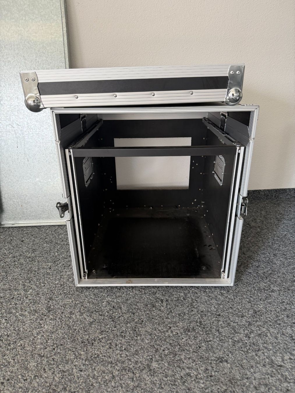 Altri accessori: Flyht Pro LRack 8U/10U – Usato da Zürich venduto da mantis_tech