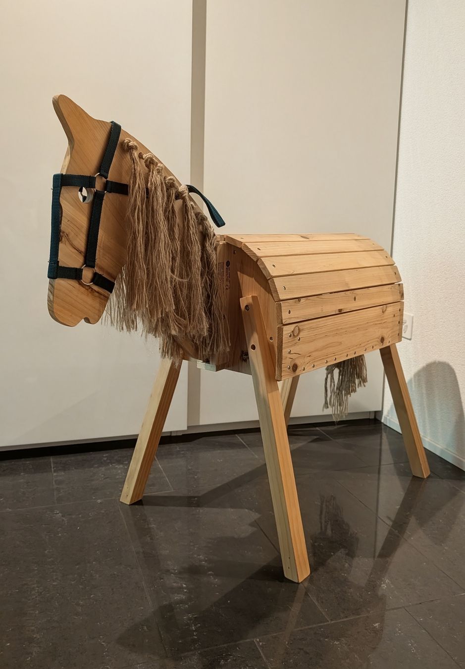 Spielzeuge: cheval en bois – Gebraucht aus Bussigny von valka88