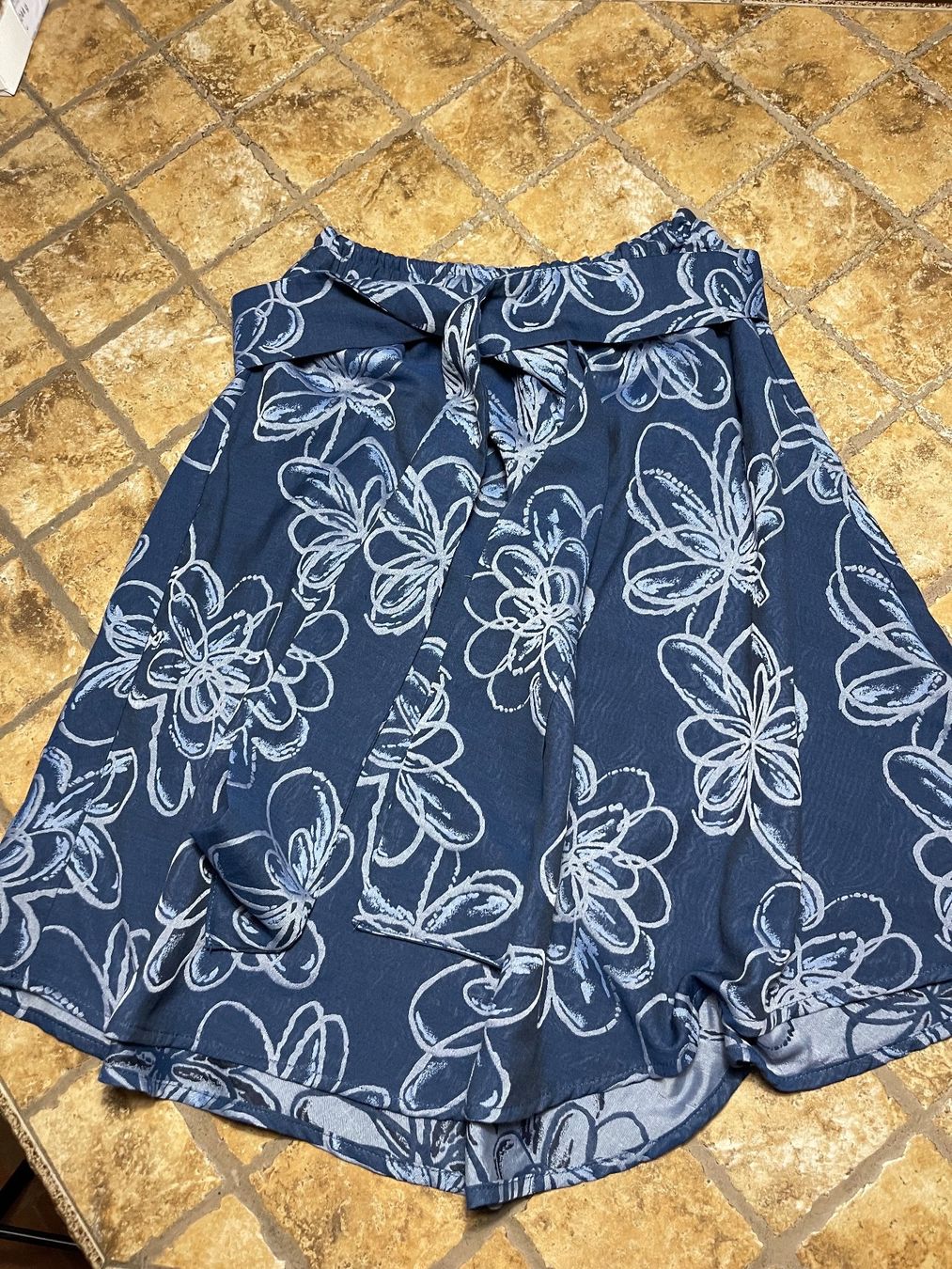 Guess Gonne: Guess gonna di lino con cottone – Nuovo (secondo la descrizione) da Gordevio venduto da LanaZimm 4