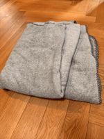 Hellgraue Kuscheldecke