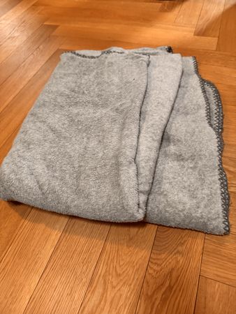 Hellgraue Kuscheldecke