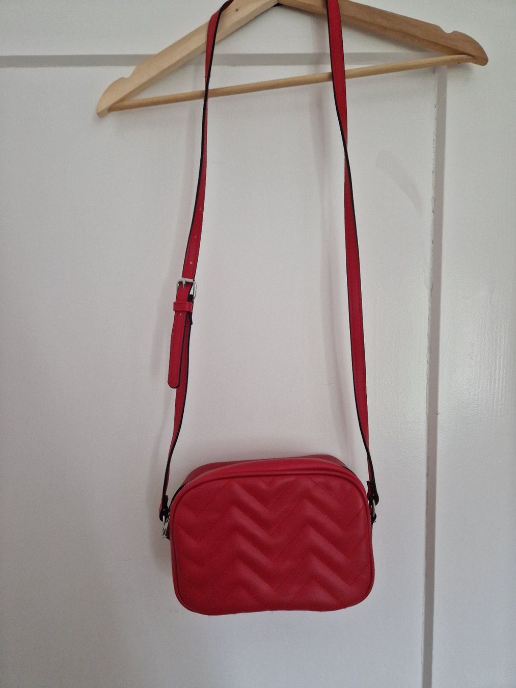 Borse da donna: Tasche rot – Nuovo (secondo la descrizione) da Däniken SO venduto da ali_z5pd