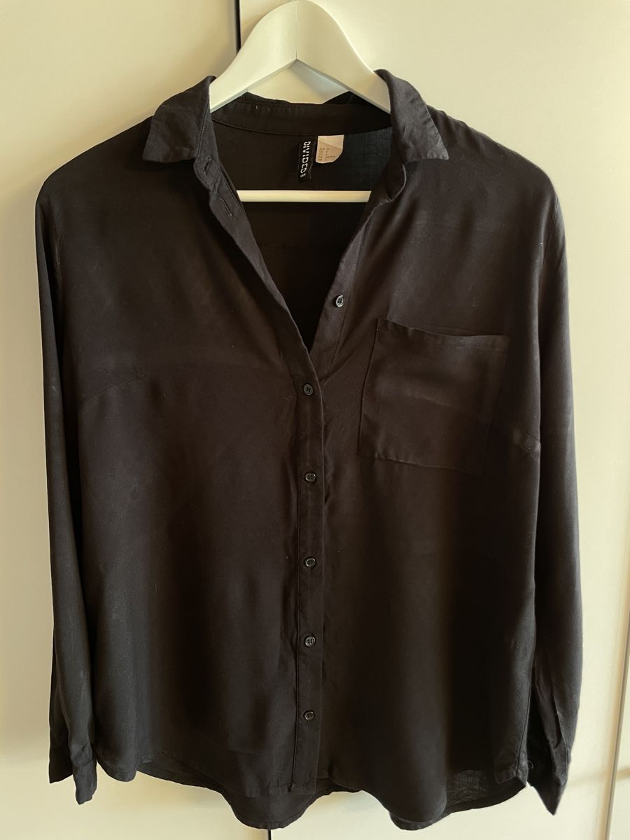 H&M Blusen: Schwarze Bluse Grösse 38 Divided – Gebraucht aus Münsingen von Secondhand89
