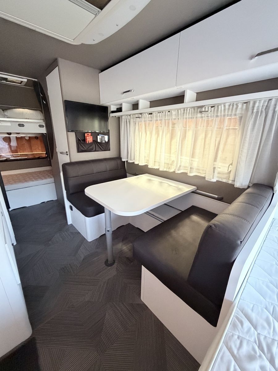 Dethleffs Camping Fahrzeuge: Wohnwagen Dethleffs  – Gebraucht aus Lyss von Wolfssquaw 8