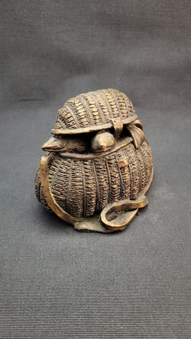 Statuette: Korb mit Fischen Bronze – Usato da Basel venduto da spinne02 1