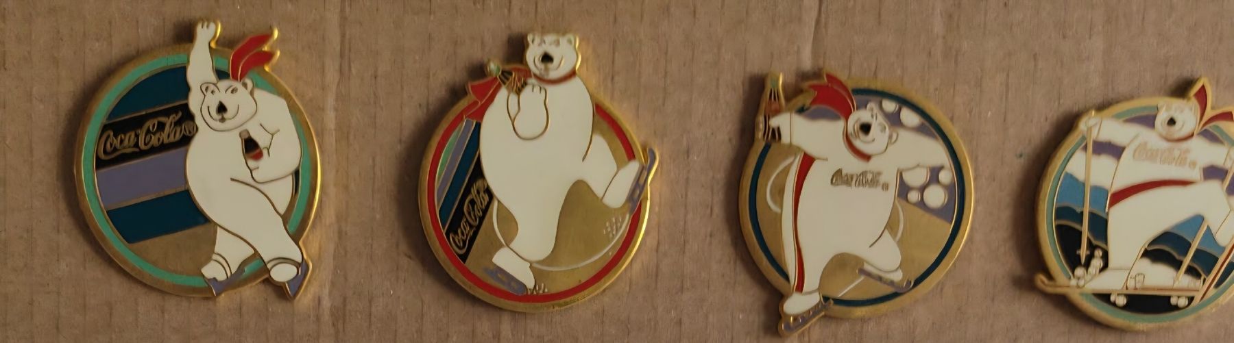 Coca-Cola Plaquettes & Badges: Coca Cola Eisbären Pins – D'occasion à Luzern par Luzern_Energy