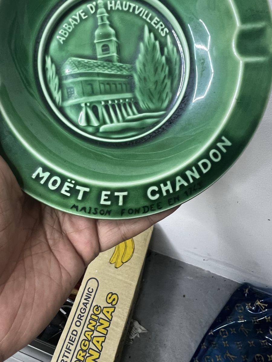 Portacenere: Alter originaler Moet Chandon Aschenbecher – Usato da Wettingen venduto da NickInc 2