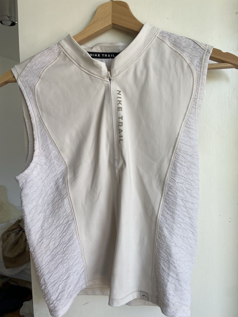 Nike Top: Nike Trail Running Top – Nuovo (secondo la descrizione) da Zürich venduto da sch_rxz8