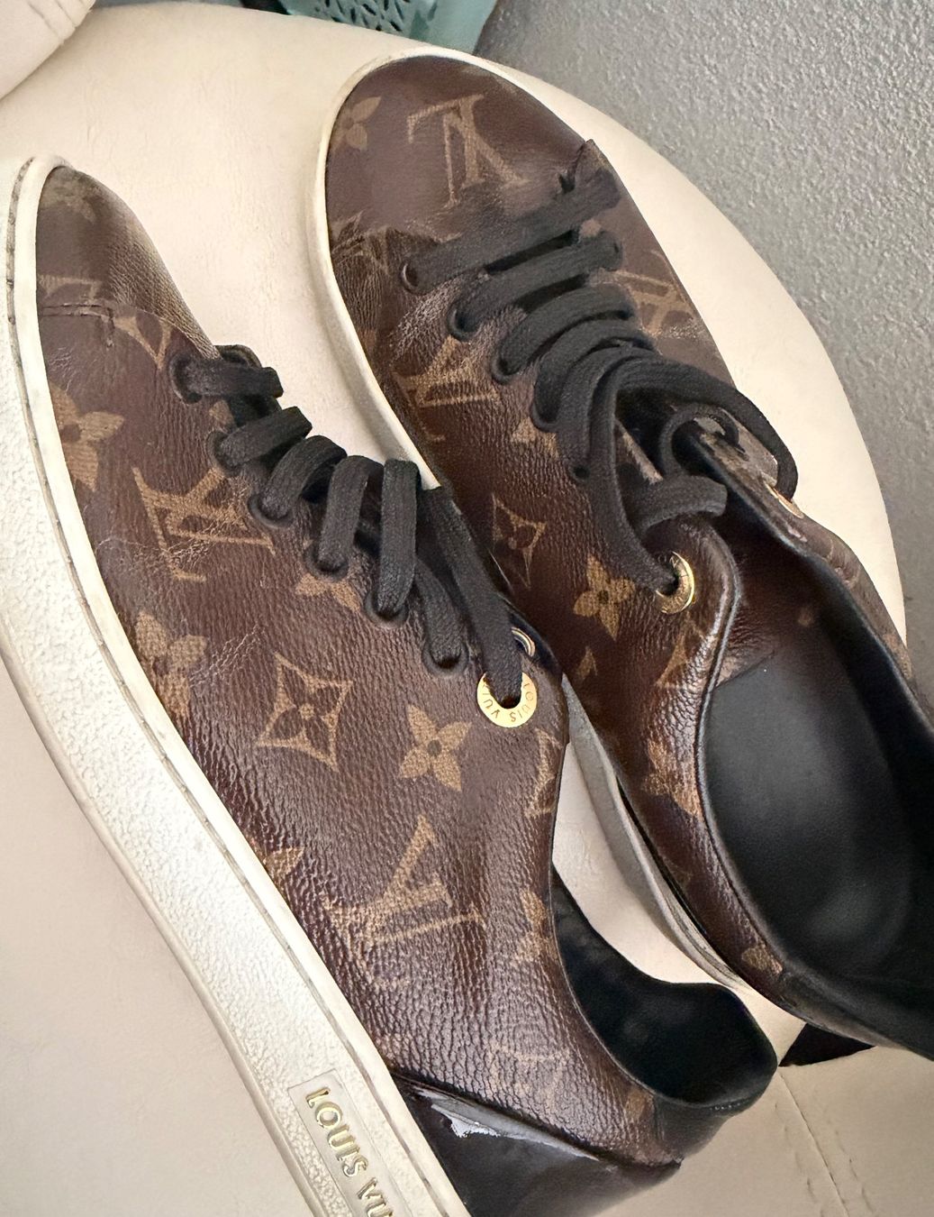 Scarpe da donna: Louis Vuitton Sneaker Mono Leder Grösse  37 – Usato da Schlieren venduto da tod_xh9q 1