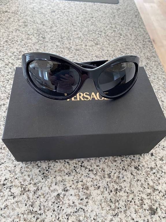 Occhiali & Lenti: Versace Sonnenbrille – Usato da Einsiedeln venduto da pet_8mlt
