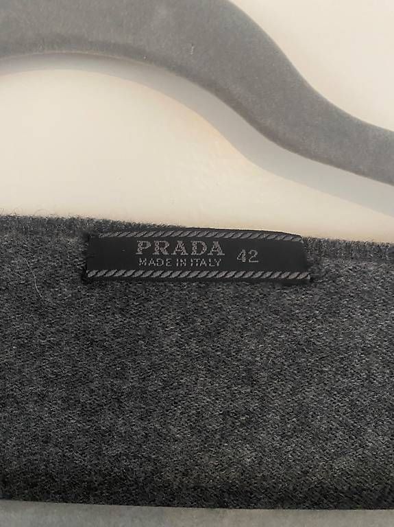Maglioni & Felpe: Magnifique Pull Prada Cashmere – Usato da Vésenaz venduto da Laura_888 2