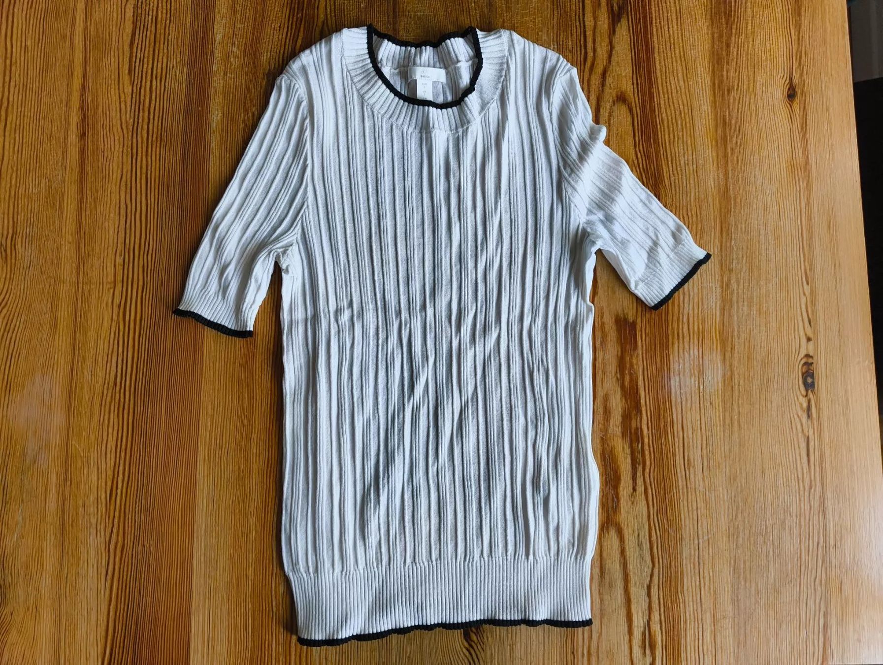 H&M T-shirt: Weisses Damen Shirt – Usato da Zürich venduto da san_7jn8