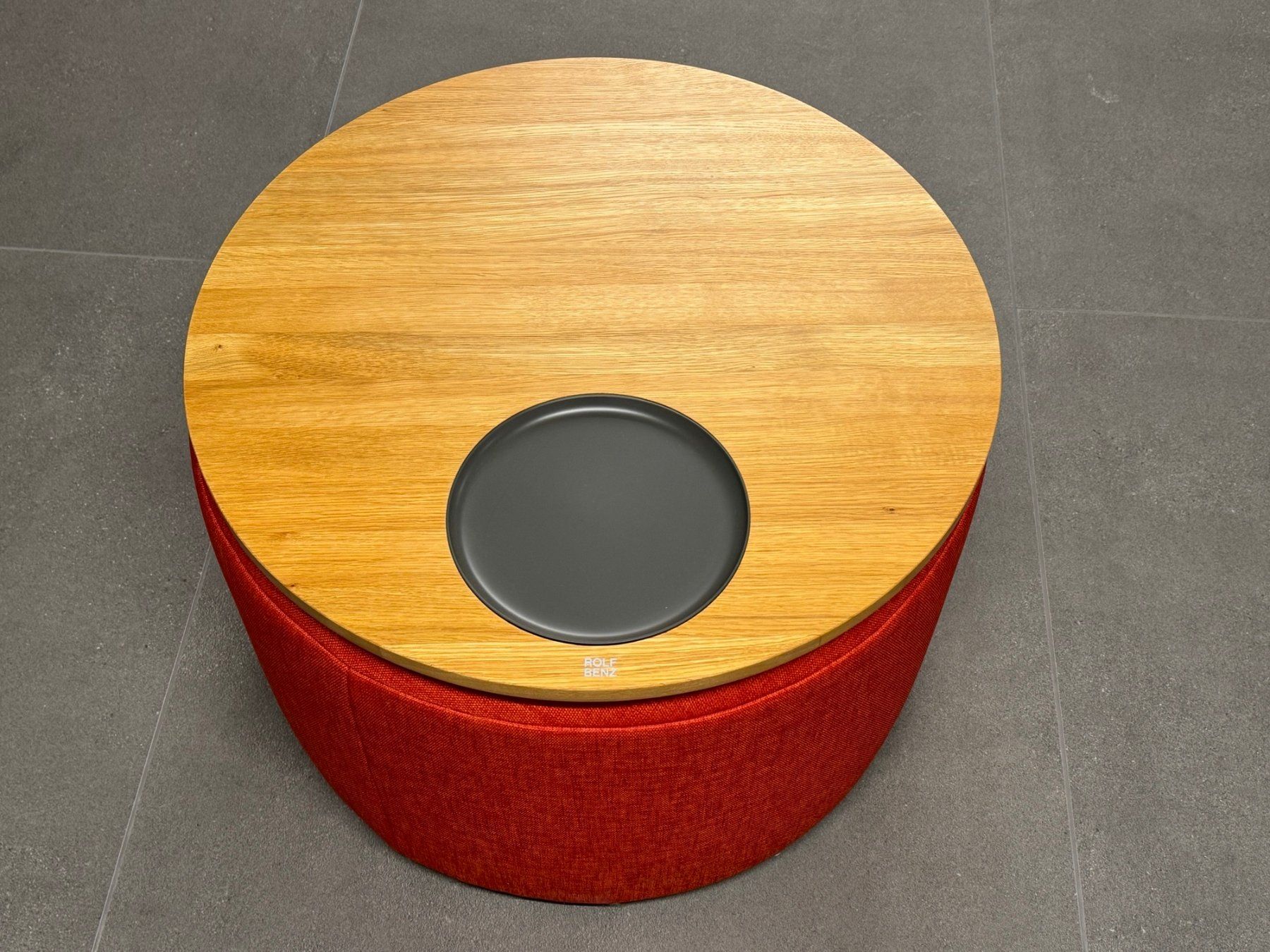 Rolf Benz Sgabelli: Hocker und Tisch – Usato da Amsoldingen venduto da 242GT 1