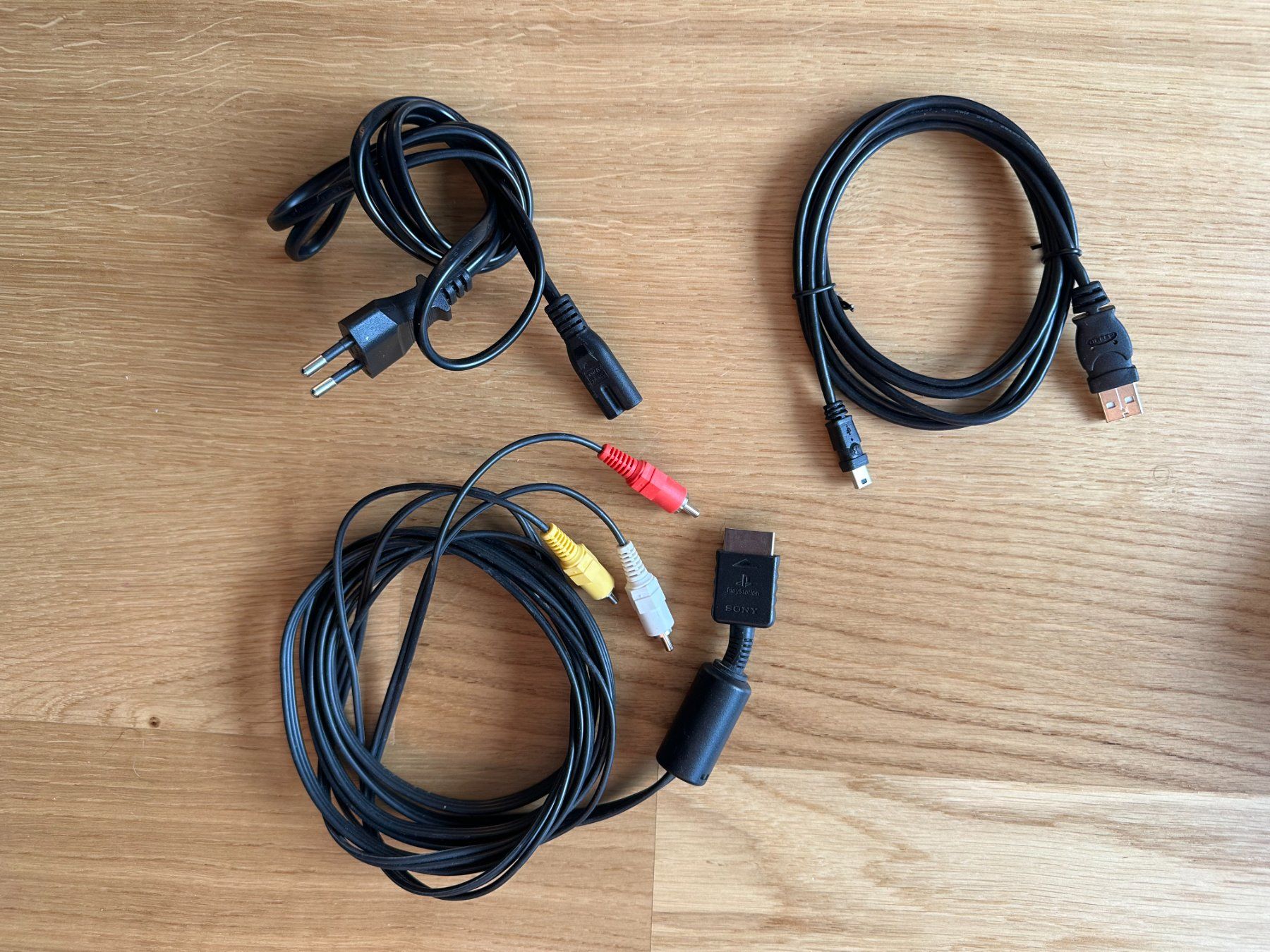 Sony Console: PlayStation 3 mit 3 Controllern – Usato da Bern venduto da rimshotdrums 4