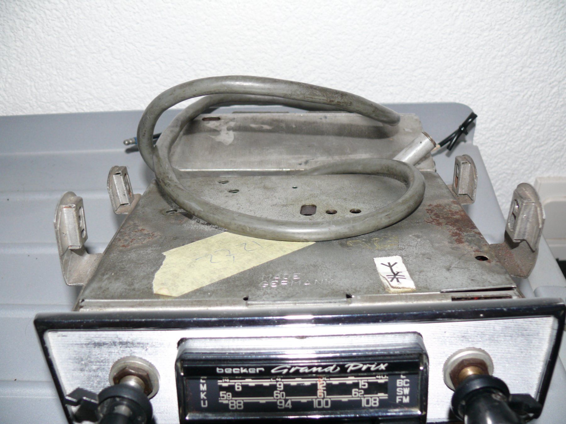 Becker Radios: Becker Grand Prix Vintage umgerüstet auf DAB – D'occasion à Wolfertswil par mic_vy7d 2