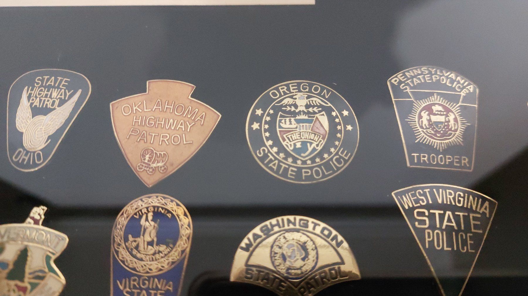 Placchette & Badge: U.S.50 STATE POLICE PATCH PIN COLLECTORS SET – Nuovo (secondo la descrizione) da Dornach venduto da Lok-Service-56 4