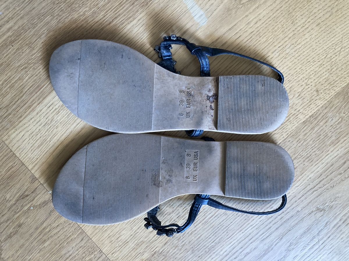 Damenschuhe: flache Sandalen – Gebraucht aus Winterthur von butterfly210 2