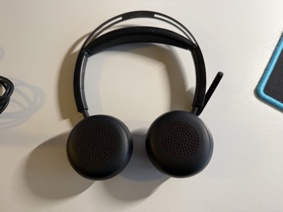 Kopfhörer: Poly Headset voyager Focus 2 neuwertiger Zustand – Neu (gemäss Beschreibung) aus Beromünster von Samuel97521 1