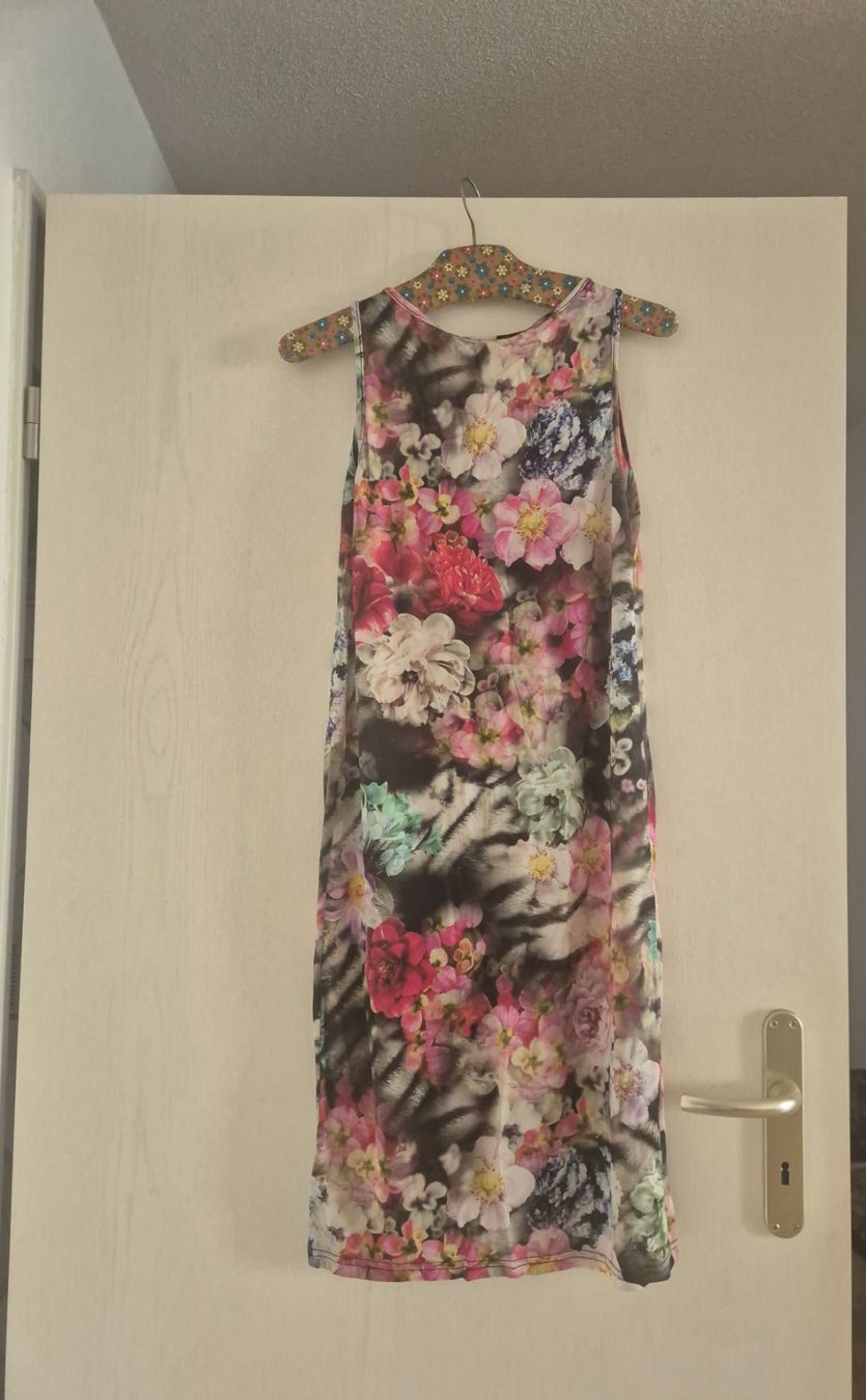 Kleider: Damen Sommerkleid, Ärmellos mit Blumenmuster, S, Polyester – Neu (gemäss Beschreibung) aus Zürich von Sami78 1
