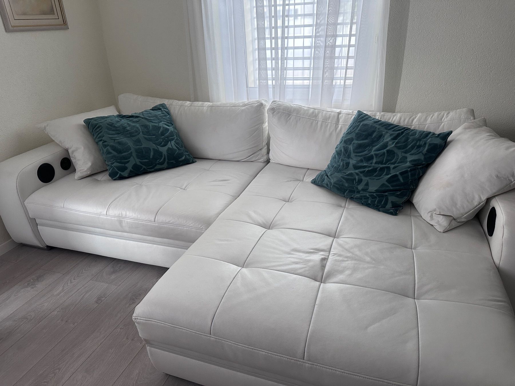 Divani: Sofa mit LED und Musikbox integriert – Usato da Wangen b. Olten venduto da ble_q92b 1