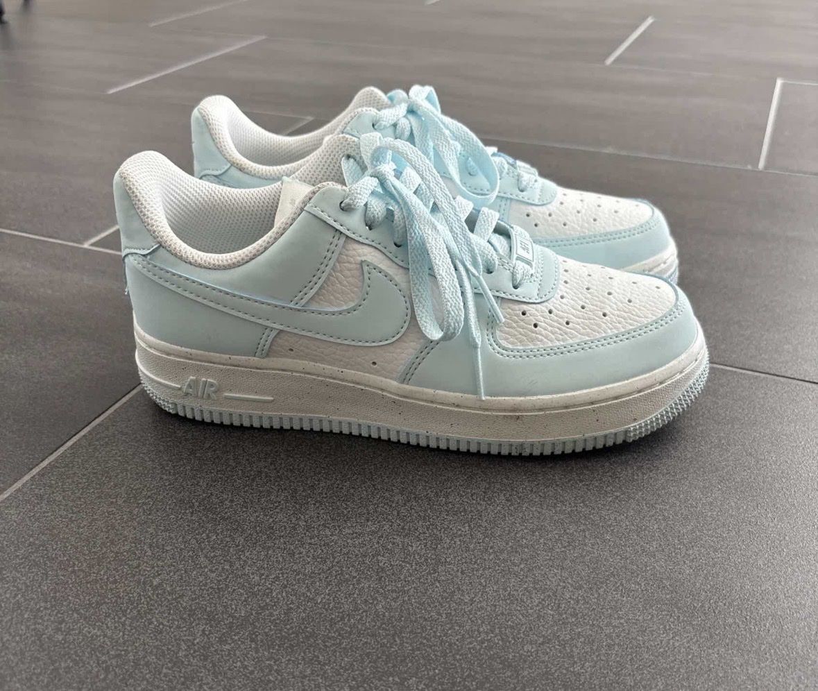 Nike Herrenschuhe: Nike Air Force in Hellblau – Neu (gemäss Beschreibung) aus Kreuzlingen von MFabiana
