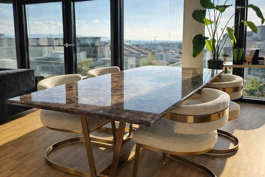 Set di tavolo e panche: Richmond Interiors Designer Esstisch + 4 Stühle – Usato da Basel venduto da pd_tr
