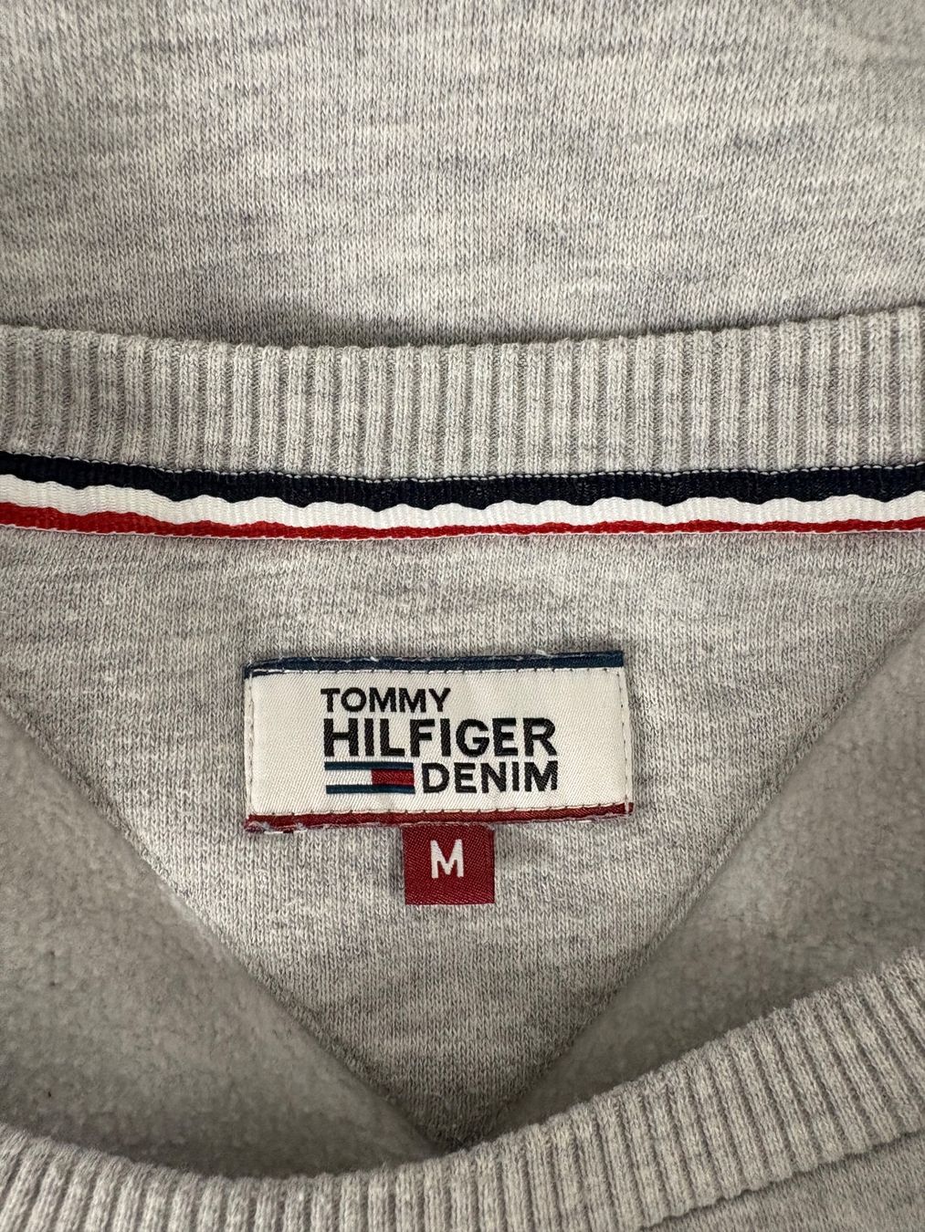 Tommy Hilfiger Maglioni & Felpe: Tommy Hilfiger Pullover Grau, Gr. M Print – Nuovo (secondo la descrizione) da Regensdorf venduto da secondchancefashion 3