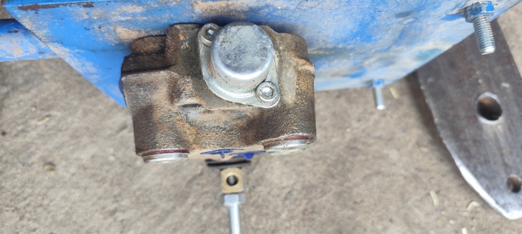Sonstiges Fahrzeugzubehör: Hydrauliksteuergerät – Gebraucht aus Dürrenroth von reikien 2