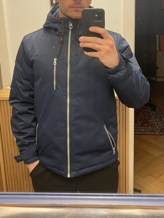 Winterjacke mit Kaputze 