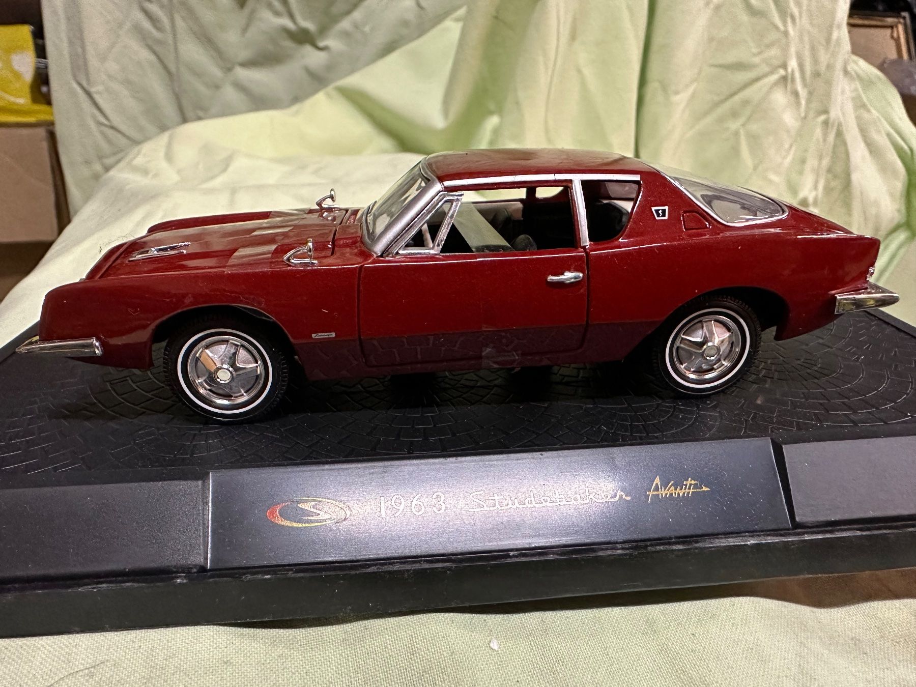 AMT/ERTL Modellini d'auto: Studebaker avanti 1963 Oldtimer classic – Nuovo (secondo la descrizione) da Reinach AG venduto da rares75 1