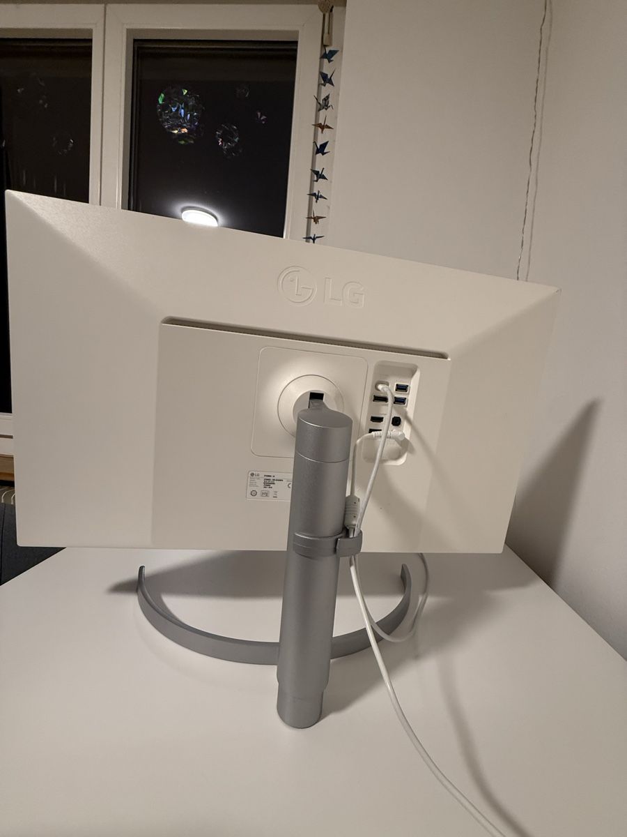 LG Monitor: LG 27" Bildschirm – Usato da Lenzburg venduto da and_5pq2 2