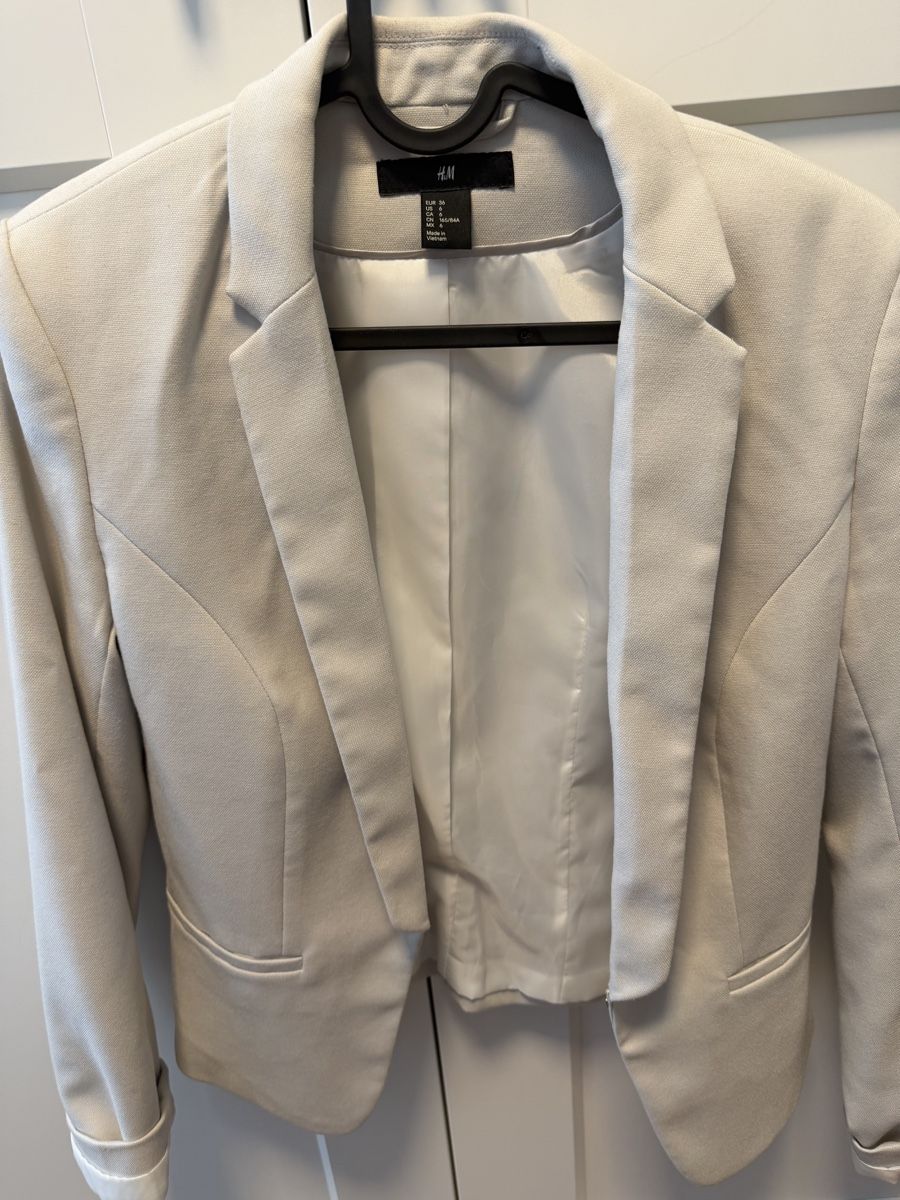H&M Jacken: H&M Blazer, Gr. 36, beige hell grau, Top Zustand – Gebraucht aus Bassersdorf von Sandy456 2