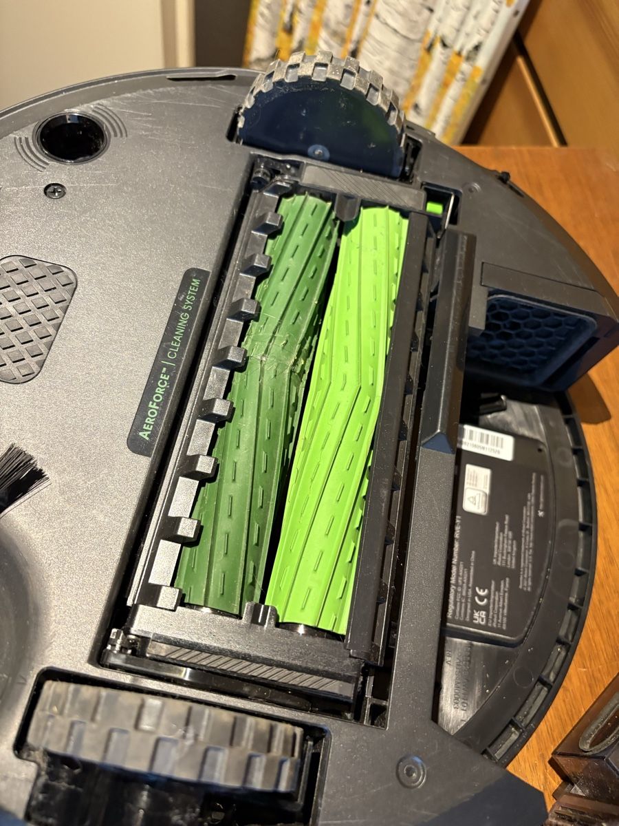Irobot Staubsauger & Zubehör: iRobot Roomba Staubsaugroboter j7 – Gebraucht aus Schönenwerd von Qn 2
