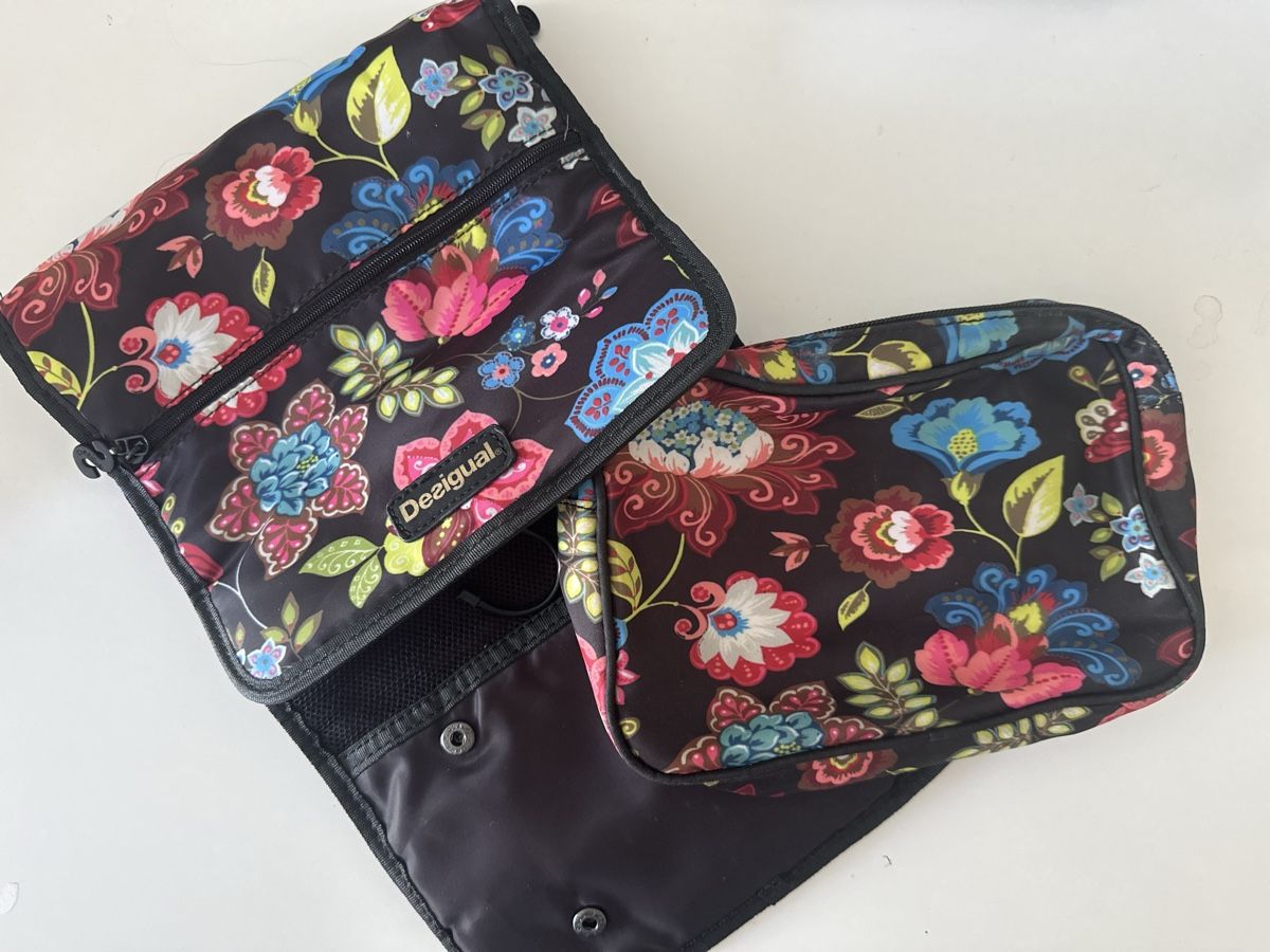 Desigual Custodie per cosmetici: Desigual Necessaire mit Blumenmuster – Usato da Neuenhof venduto da jow_fh6g 2