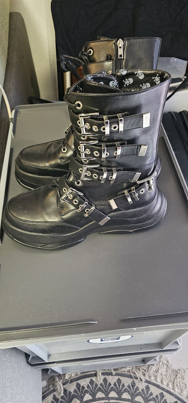 Scarpe da donna: Gothic - Punk Stiefel von Lamoda Gr.41 – Usato da Zürich venduto da Daniela51