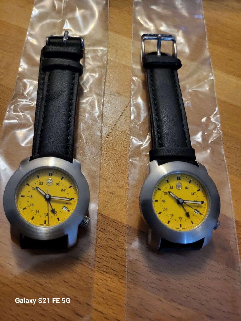Victorinox Uhren: 2 Neu Victorinox Damenuhr ,Swiss Made – Neu und originalverpackt aus Riehen von tamola67 2