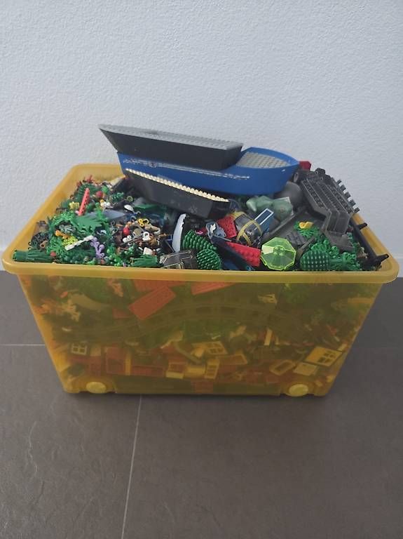 Spielzeuge: Lego Kiste 14KG – Gebraucht aus Zürich von jil_pyn9 2