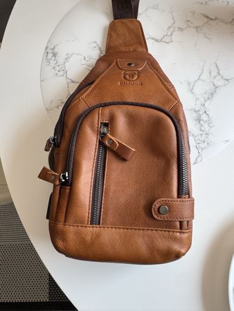 Brusttasche aus echtem Leder – wie neu, unbenutzt