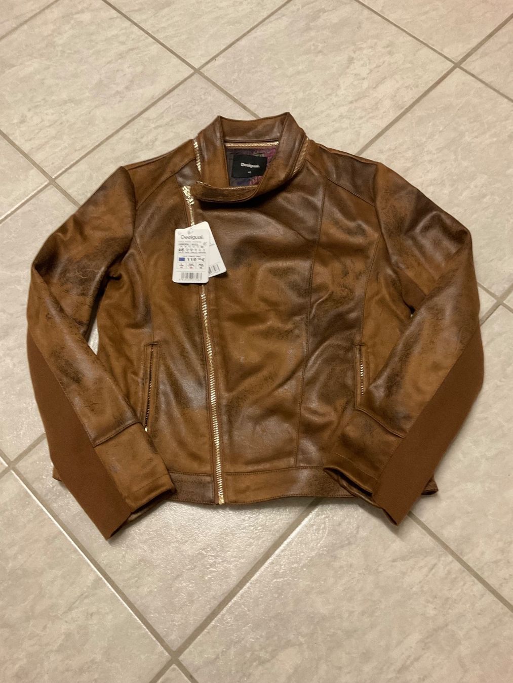 Desigual Jacken: Desigual Kunstlederjacke Gr. 46 braun neu – Neu (gemäss Beschreibung) aus Spreitenbach von Nucinul 1
