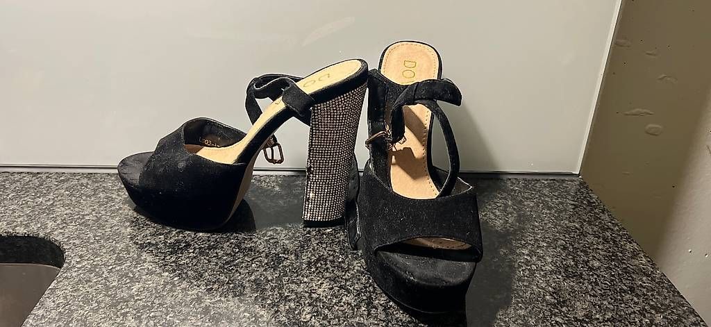 Scarpe da donna: High Heels Grösse 38 – Usato da Aarau Rohr venduto da jen_lw9f