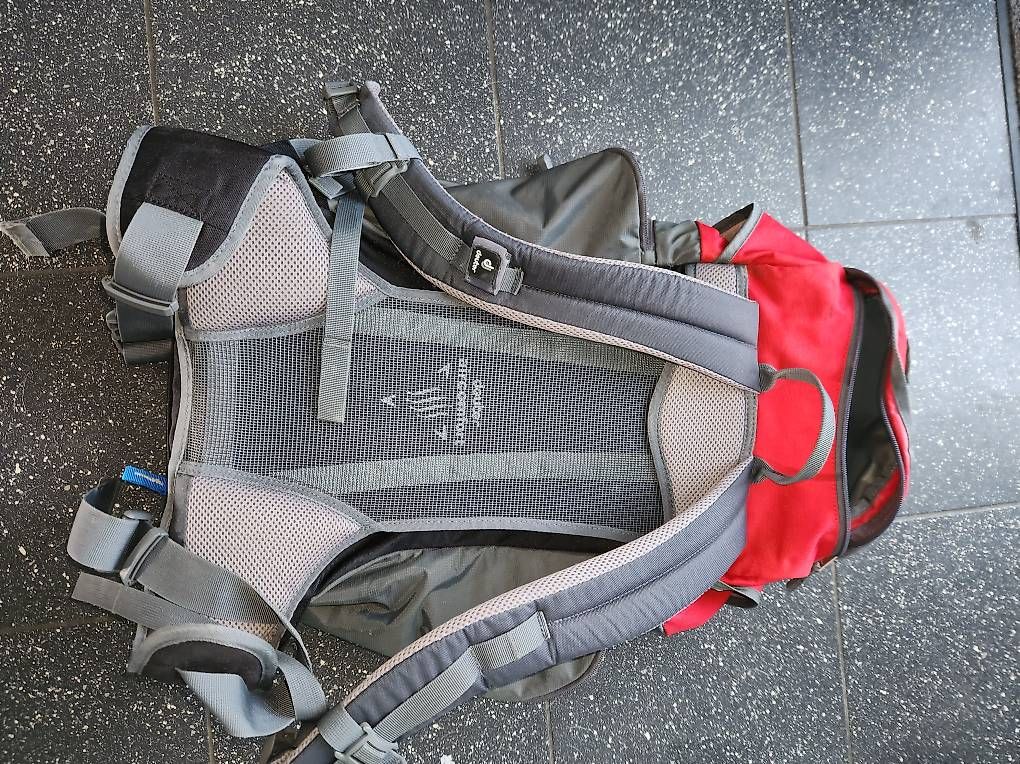 Sacs à dos: Wanderrucksack Deuter – D'occasion à Basel par Tobi_079 1