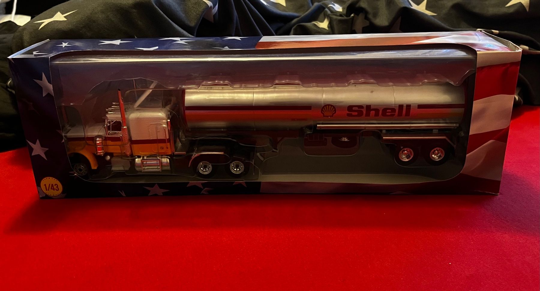 Shell Modellini d'auto: 1/43 Tanklastwagen Shell – Usato da Lengnau BE venduto da DDC2013 2